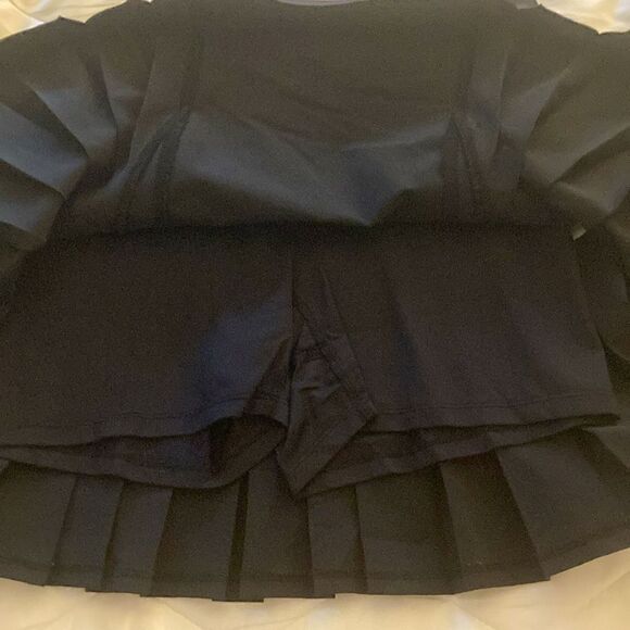 Tail Tech Performance Black Pleated Tennis Skirt with Shorts. Size XS. - Picture 4 of 6